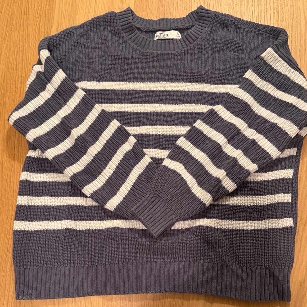 Hollister Women's Crewneck Sweater - Blue and White Stripes